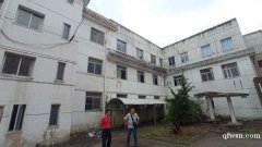 劉橋小學(xué)對(duì)面，可做賓館養(yǎng)老院桌球城球館健身房棋牌室娛樂(lè)用房