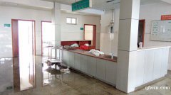 劉橋小學(xué)對(duì)面，衛(wèi)生院門(mén)面房出租，單間20~35平，租金便宜