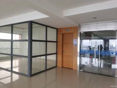 通京大道335號廠房招租。變壓器容量大，交通方便，有兩證。