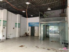 便宜底樓商鋪出租，層高4.8米，門前有空地