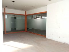 市中心，地鐵口，2樓商鋪出租，好停車，雙樓梯