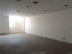 市中心，地鐵口，2樓商鋪出租，好停車，雙樓梯